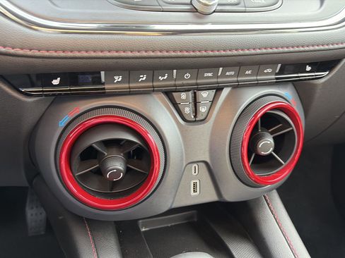 Used 2025 Chevrolet Blazer RS image 23