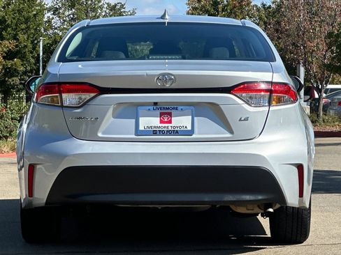 Used 2024 Toyota Corolla LE FWD image 5