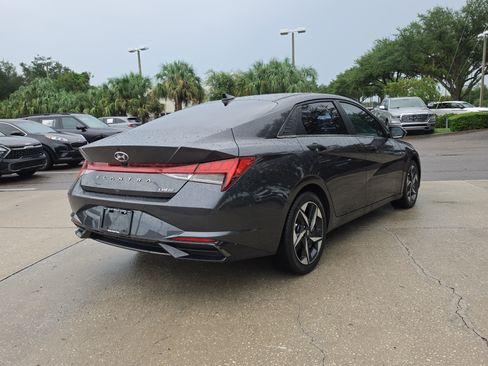 Used 2022 Hyundai Elantra Limited w/ Cargo Package FWD image 8