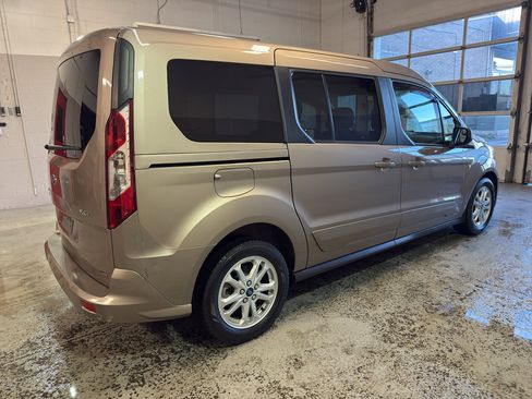 Used 2019 Ford Transit Connect XLT image 6