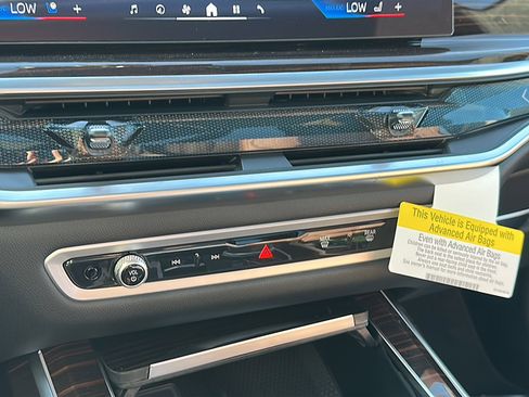 New 2026 BMW X7 xDrive40i w/ Premium Package image 26