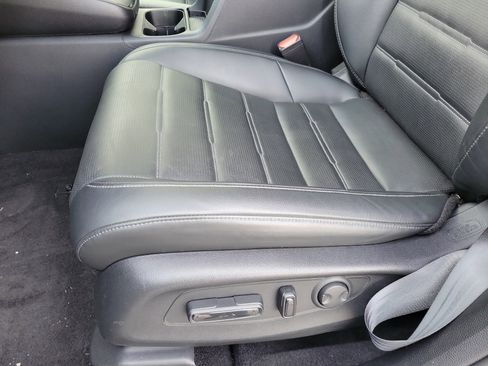 Used 2025 Honda CR-V EX-L image 10