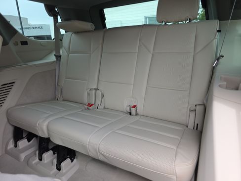 Used 2026 Cadillac Escalade Platinum Sport AWD/4WD image 12