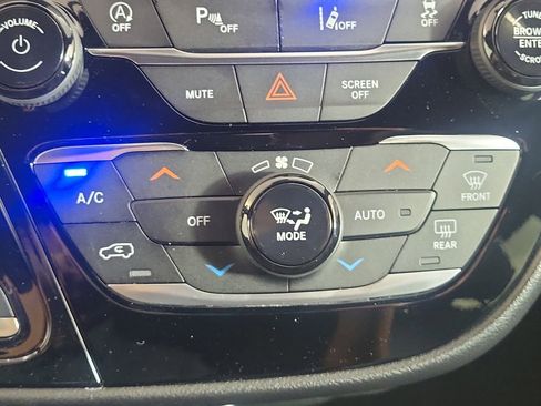 New 2026 Chrysler Voyager LX image 20