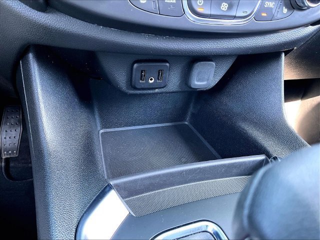 Used 2021 Chevrolet Traverse LT w/ LPO, Blackout Package AWD/4WD image 33