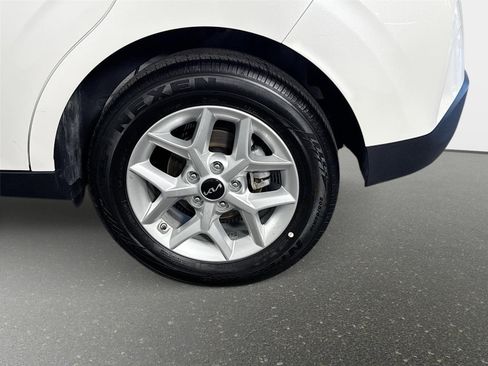 Certified 2025 Kia Soul LX w/ LX Technology Package FWD image 29