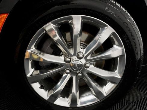 Used 2016 Chrysler 300 Limited w/ Driver Convenience Group image 3