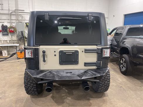 Used 2018 Jeep Wrangler Unlimited Sport S AWD/4WD image 5