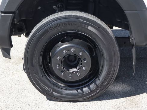 Used 2017 Ford F550 2WD Regular Cab Super Duty image 32