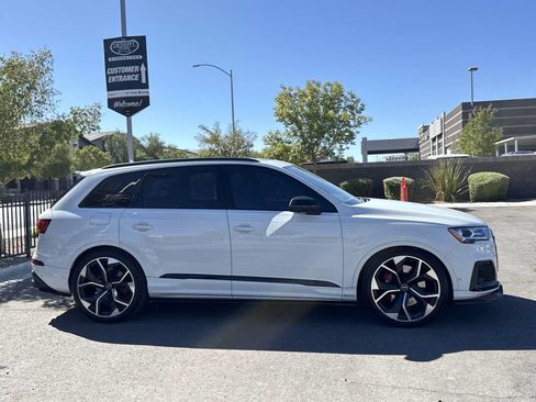Used 2022 Audi SQ7 Prestige w/ SQ7 Sport Package AWD/4WD image 9