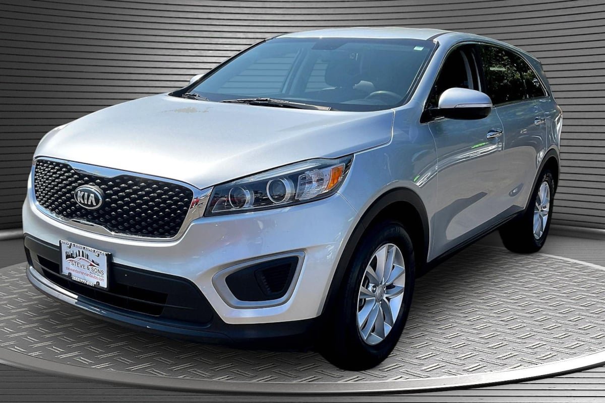 Used 2016 Kia Sorento L FWD image 3