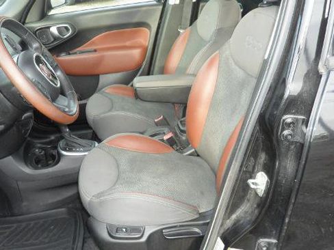 Used 2014 FIAT 500L Trekking w/ Popular Equipment Group image 21