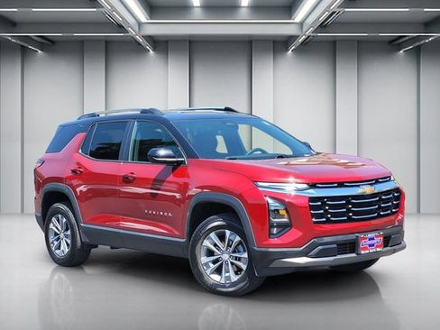 Used 2025 Chevrolet Equinox LT w/ Convenience Package II FWD image 1