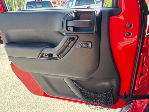 Used 2015 Jeep Wrangler Unlimited Sahara w/ Max Tow Package AWD/4WD image 14