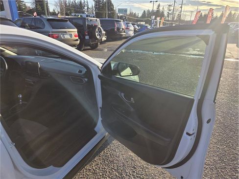 Used 2019 Hyundai Veloster Turbo R-Spec image 22