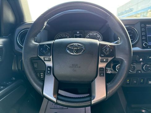 Used 2022 Toyota Tacoma TRD Sport image 18