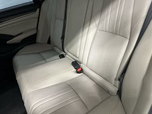 Used 2019 Honda Accord Touring image 11