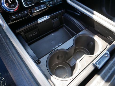 Used 2022 GMC Yukon XL Denali image 32