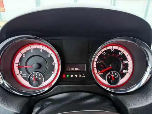 Used 2017 Dodge Grand Caravan SXT image 23