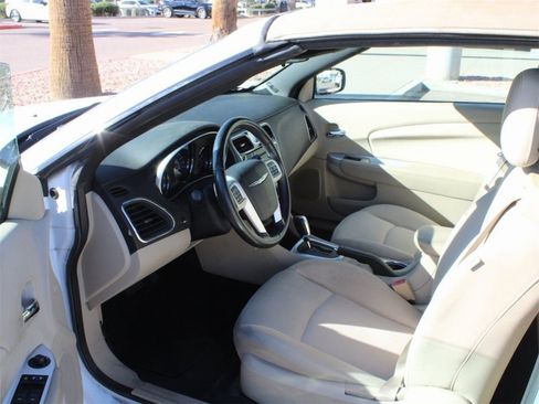 Used 2011 Chrysler 200 Touring image 11