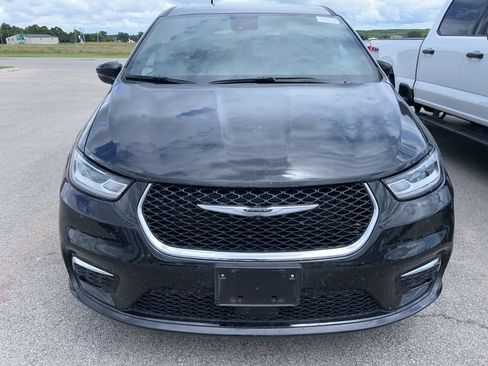 Used 2026 Chrysler Pacifica Select FWD image 2