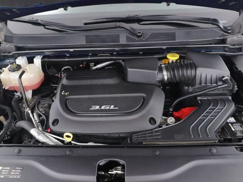 Used 2017 Chrysler Pacifica Touring-L FWD image 15