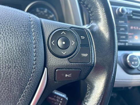 Used 2018 Toyota RAV4 XLE FWD image 16