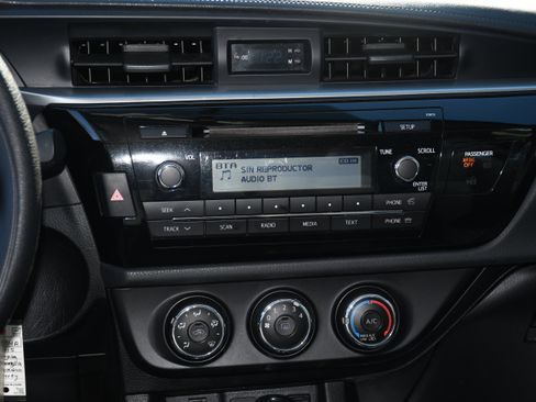 Used 2015 Toyota Corolla L image 15