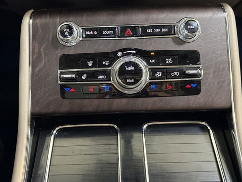 Used 2022 Lincoln Aviator Reserve w/ Equipment Group 201A AWD/4WD image 18