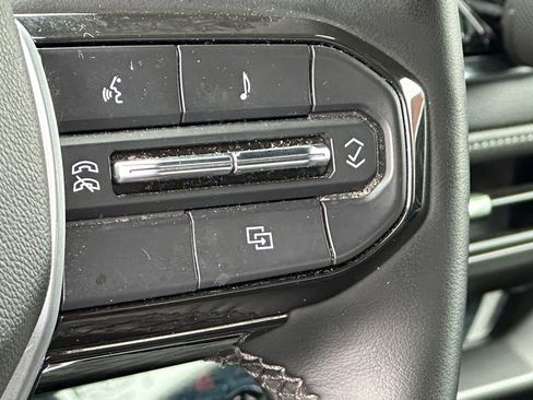 Used 2024 Chevrolet Colorado LT w/ LT Convenience Package RWD image 20