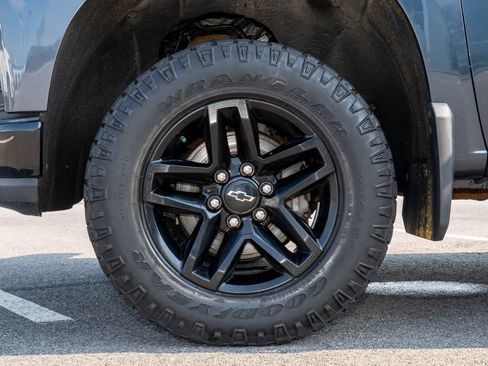 Used 2021 Chevrolet Silverado 1500 LT Trail Boss w/ Convenience Package II AWD/4WD image 31