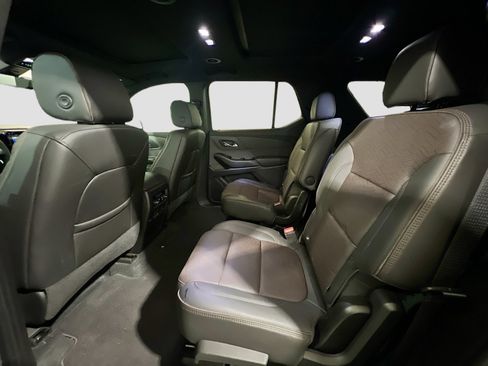 Used 2023 Chevrolet Traverse High Country image 18