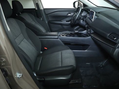 Used 2025 Nissan Rogue SV AWD/4WD image 35