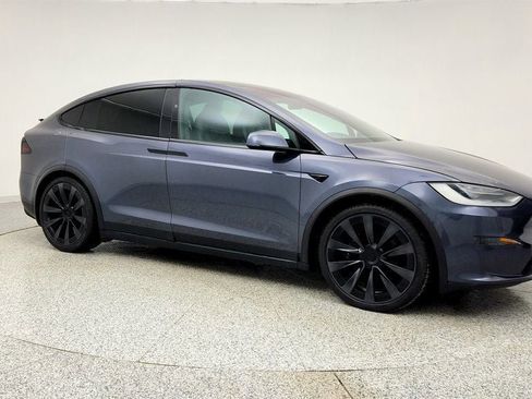 Used 2022 Tesla Model X image 3