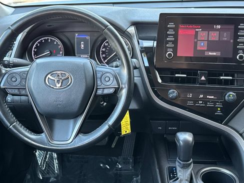 Used 2021 Toyota Camry SE FWD image 18