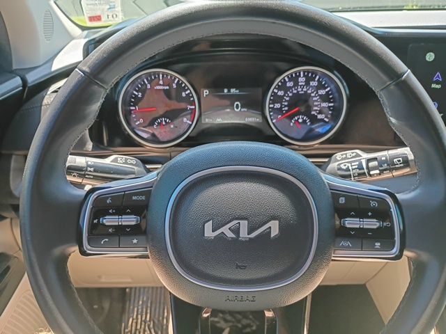 Used 2024 Kia Carnival EX FWD image 14