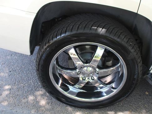 Used 2007 Cadillac Escalade AWD w/ Information Package image 54