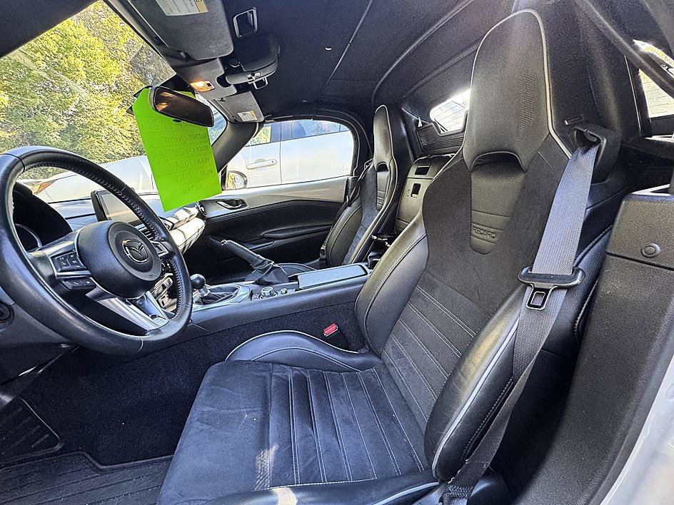 Used 2023 MAZDA MX-5 Miata Club w/ Brembo/BBS Recaro Package RWD image 6