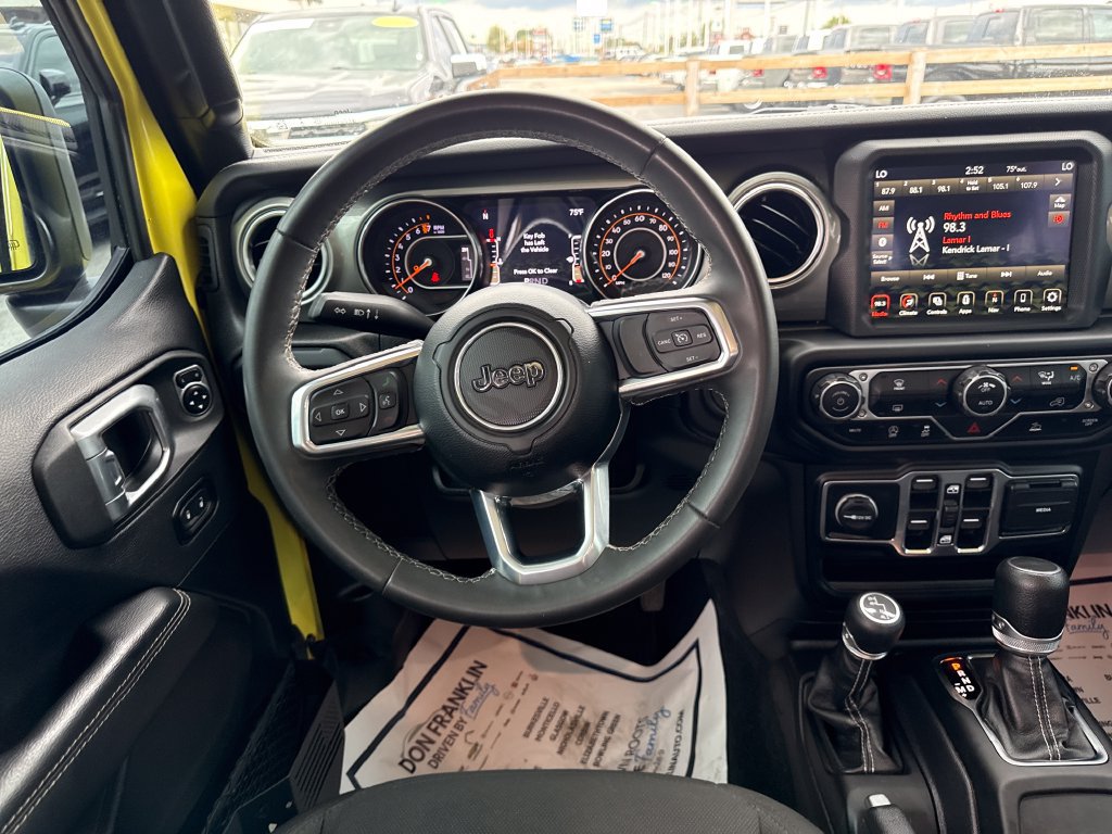 Used 2023 Jeep Gladiator Overland AWD/4WD image 16
