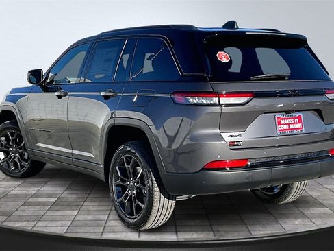 New 2025 Jeep Grand Cherokee Limited image 4