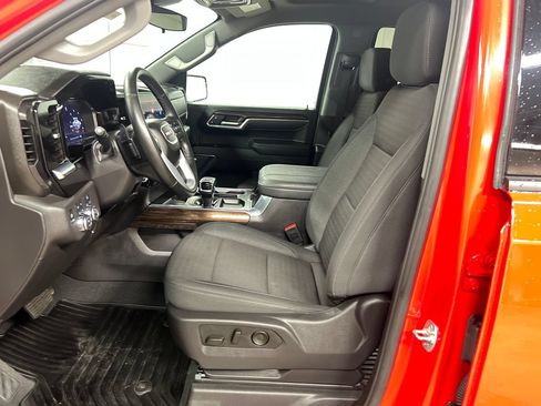 Certified 2025 GMC Sierra 1500 Elevation w/ Preferred Package AWD/4WD image 13
