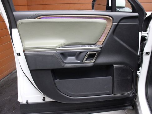 Used 2023 Rivian R1T Adventure image 16