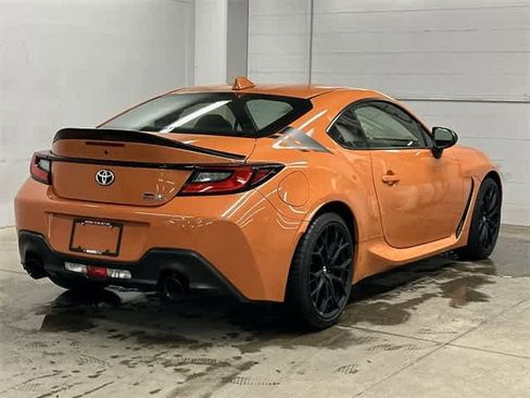 Used 2023 Toyota GR86 10th Anniversary SE image 32