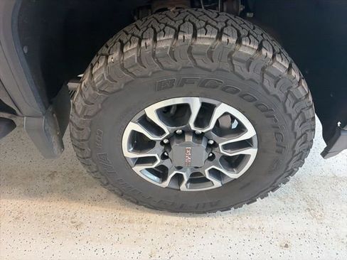 Used 2021 GMC Sierra 2500 AT4 image 15