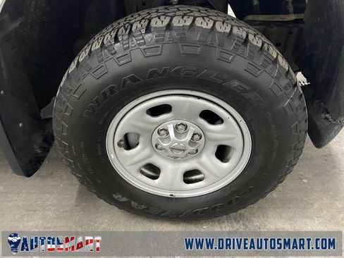 Used 2018 Nissan Frontier S image 20