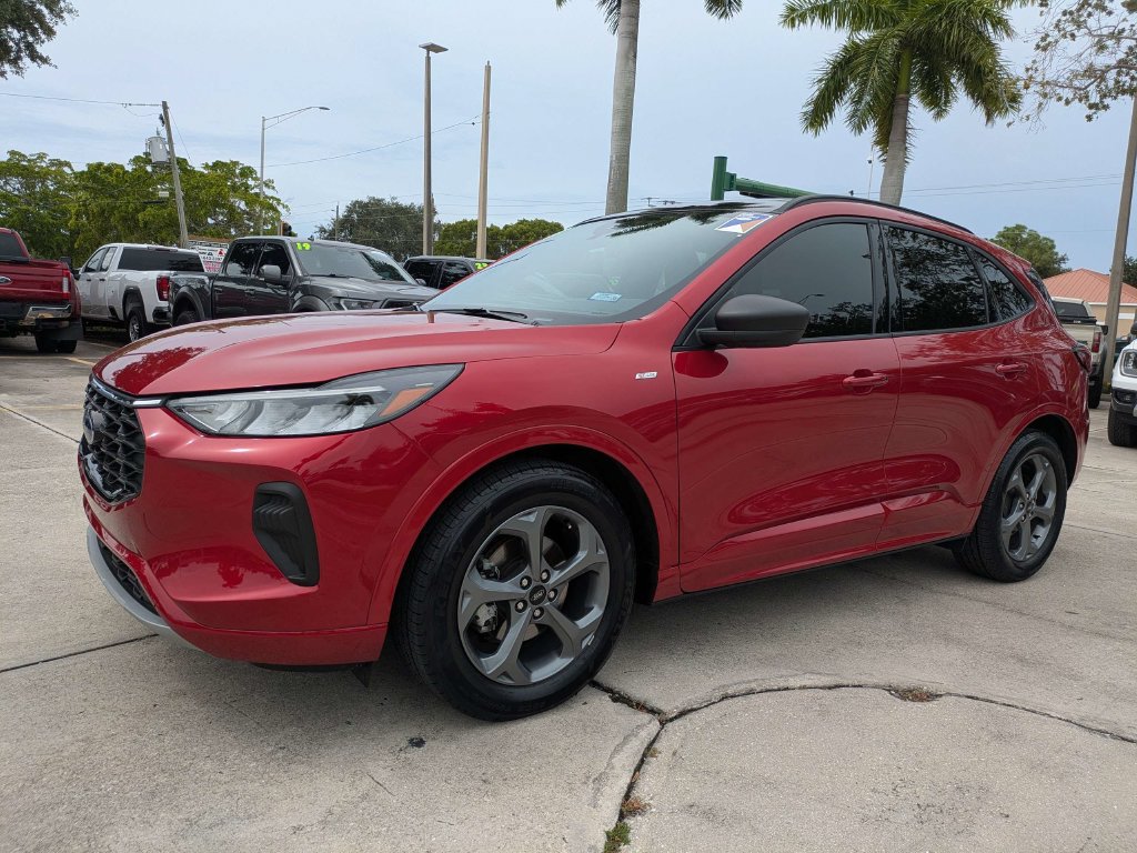 Certified 2023 Ford Escape ST-Line w/ Tech Pack #1 FWD image 7