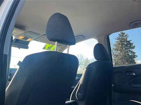 Used 2019 Honda Pilot LX image 33