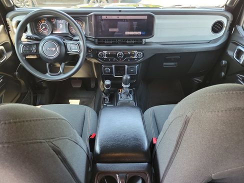 Used 2024 Jeep Wrangler Unlimited Sport AWD/4WD image 15