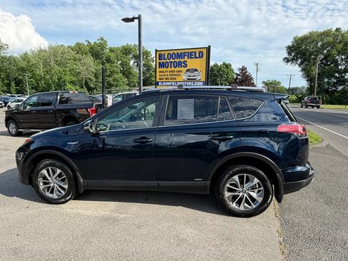 Used 2017 Toyota RAV4 XLE w/ All Weather Liner Package AWD/4WD image 8