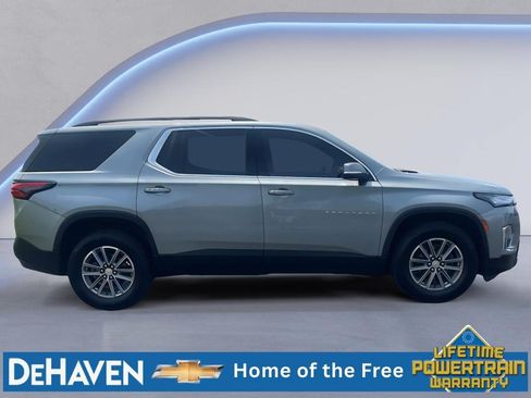 Used 2023 Chevrolet Traverse LT FWD image 7